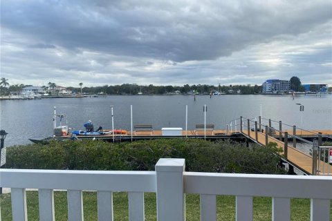 Adosado en venta en Port Richey, Florida, 2 dormitorios, 129.69 m2 № 1540135 - foto 17