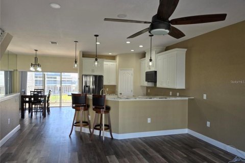 Adosado en venta en Port Richey, Florida, 2 dormitorios, 129.69 m2 № 1540135 - foto 7