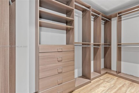 Villa ou maison à vendre à Pinecrest, Floride: 5 chambres, 341.69 m2 № 1989443 - photo 19