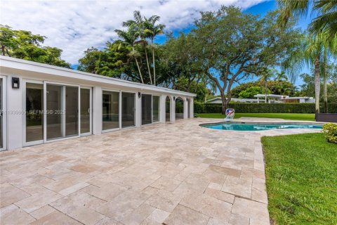 Villa ou maison à vendre à Pinecrest, Floride: 5 chambres, 341.69 m2 № 1989443 - photo 2