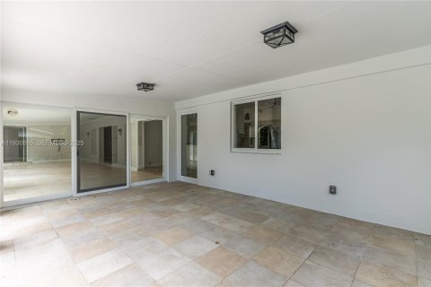 Villa ou maison à vendre à Pinecrest, Floride: 5 chambres, 341.69 m2 № 1989443 - photo 7