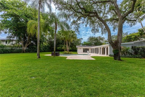 Villa ou maison à vendre à Pinecrest, Floride: 5 chambres, 341.69 m2 № 1989443 - photo 1