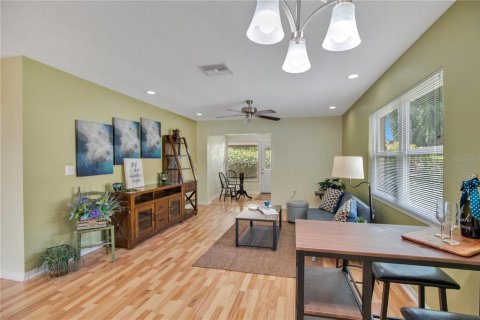 Condominio en venta en DeLand, Florida, 2 dormitorios, 90.95 m2 № 1853743 - foto 5