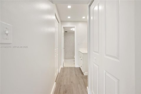 Copropriété à louer à North Miami Beach, Floride: 1 chambre, 72.46 m2 № 2024228 - photo 15