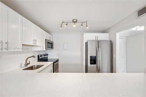 Copropriété à louer à North Miami Beach, Floride: 1 chambre, 72.46 m2 № 2024228 - photo 11