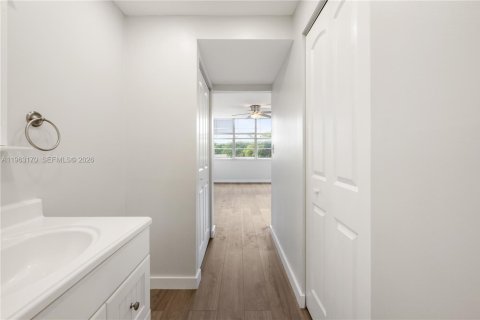 Copropriété à louer à North Miami Beach, Floride: 1 chambre, 72.46 m2 № 2024228 - photo 18