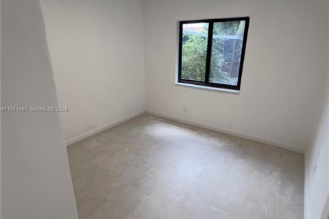 Commercial property in Miami, Florida 371.42 sq.m. № 1999892 - photo 23