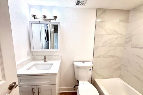 Condo in Madeira Beach, Florida, 1 bedroom № 1428918 - photo 28
