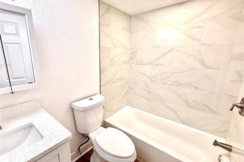 Condo in Madeira Beach, Florida, 1 bedroom № 1428918 - photo 26
