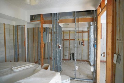 Condo in Madeira Beach, Florida, 1 bedroom  № 1428918 - photo 13