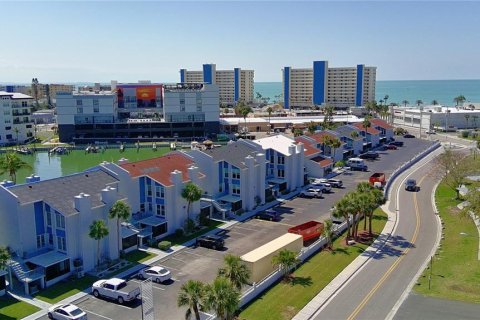 Condo in Madeira Beach, Florida, 1 bedroom  № 1428918 - photo 15