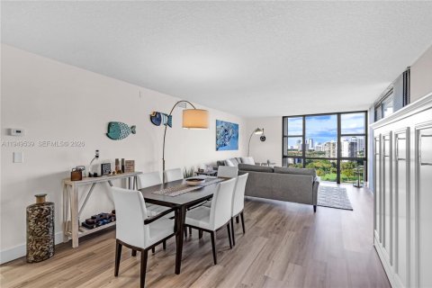 Condo in Aventura, Florida, 2 bedrooms  № 2153035 - photo 16