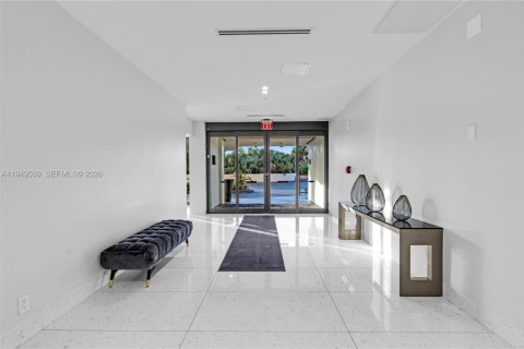 Condo in Aventura, Florida, 2 bedrooms  № 2153035 - photo 13