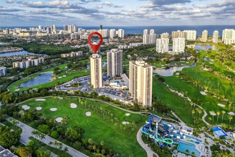 Condo in Aventura, Florida, 2 bedrooms  № 2153035 - photo 3