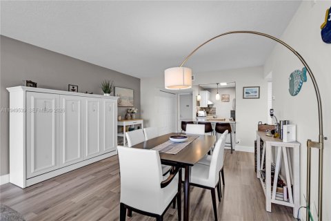 Condo in Aventura, Florida, 2 bedrooms  № 2153035 - photo 21