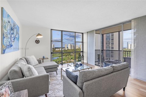 Condo in Aventura, Florida, 2 bedrooms  № 2153035 - photo 17