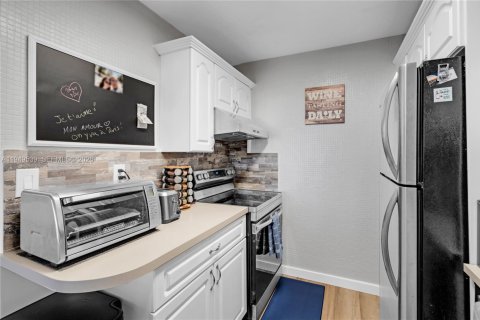Condo in Aventura, Florida, 2 bedrooms  № 2153035 - photo 25