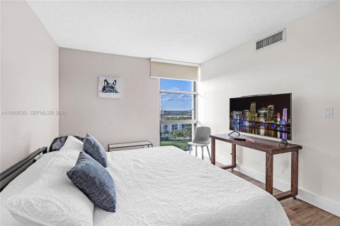 Condo in Aventura, Florida, 2 bedrooms  № 2153035 - photo 29