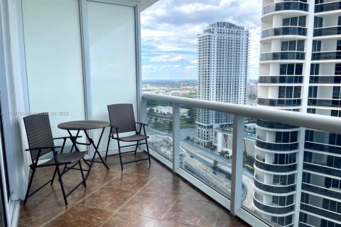 Copropriété à louer à Hallandale Beach, Floride: 1 chambre, 78.41 m2 № 1841244 - photo 3