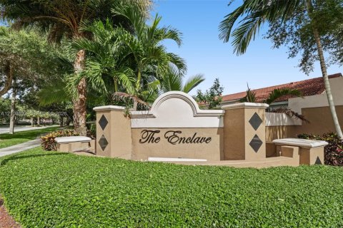 Villa ou maison à vendre à Sunrise, Floride: 3 chambres, 217.02 m2 № 2415629 - photo 8