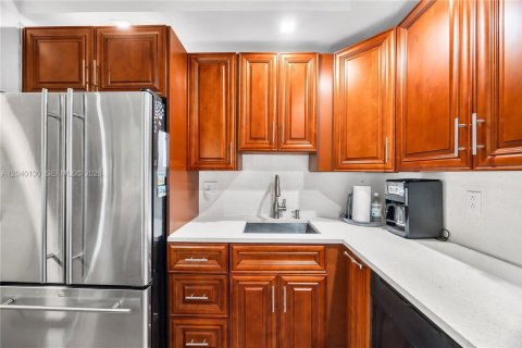 Condo in Tamarac, Florida, 2 bedrooms  № 2086422