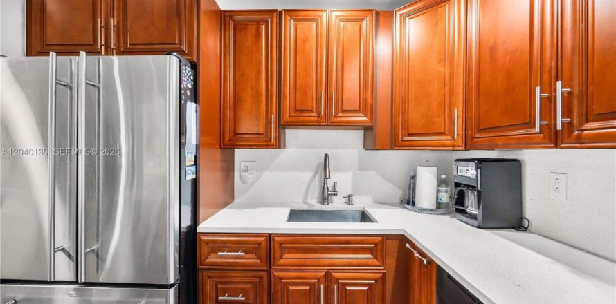 Condo in Tamarac, Florida, 2 bedrooms  № 2086422