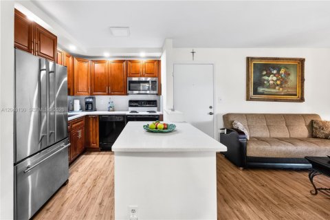 Condo in Tamarac, Florida, 2 bedrooms  № 2086422 - photo 6