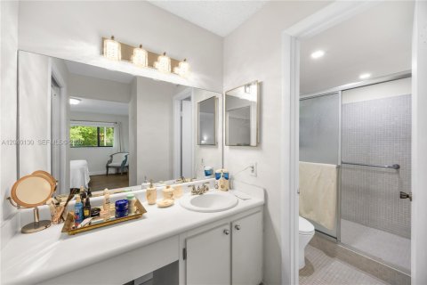 Condo in Tamarac, Florida, 2 bedrooms  № 2086422 - photo 20