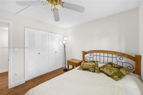 Condo in Tamarac, Florida, 2 bedrooms  № 2086422 - photo 19