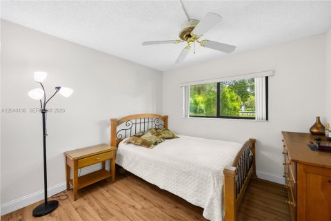 Condo in Tamarac, Florida, 2 bedrooms  № 2086422 - photo 18