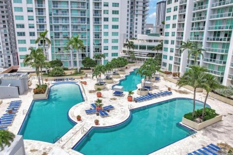 Condominio en venta en Miami, Florida, 1 dormitorio, 82.5 m2 № 1979067 - foto 1