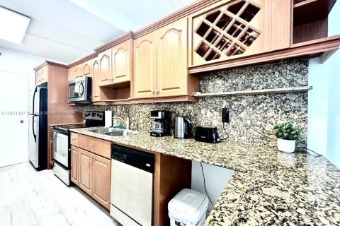 Copropriété à louer à Miami Beach, Floride: 50.63 m2 № 1936103 - photo 3