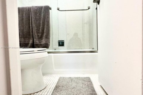 Copropriété à louer à Miami Beach, Floride: 50.63 m2 № 1936103 - photo 7