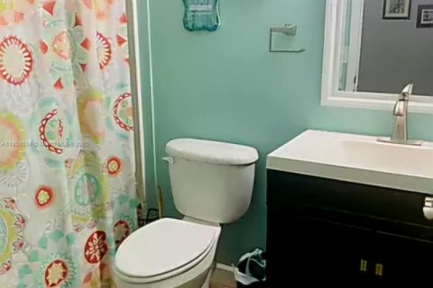 House in Port St. Lucie, Florida 3 bedrooms, 140.28 sq.m. № 1882094 - photo 10