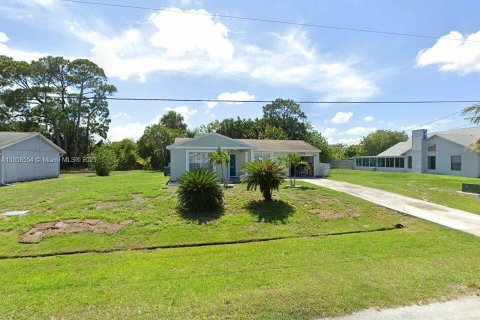House in Port St. Lucie, Florida 3 bedrooms, 140.28 sq.m. № 1882094 - photo 2