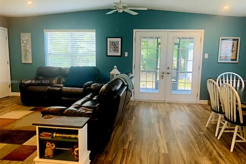 House in Port St. Lucie, Florida 3 bedrooms, 140.28 sq.m. № 1882094 - photo 6