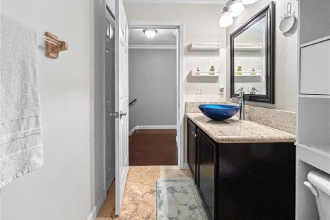 Townhouse in Tampa, Florida 3 bedrooms, 192.4 sq.m. № 2236201 - photo 15