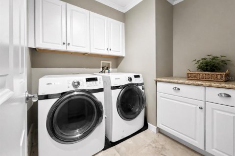 Townhouse in Tampa, Florida 3 bedrooms, 192.4 sq.m. № 2236201 - photo 14
