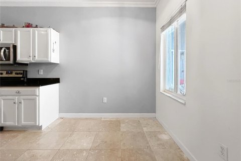 Townhouse in Tampa, Florida 3 bedrooms, 192.4 sq.m. № 2236201 - photo 9