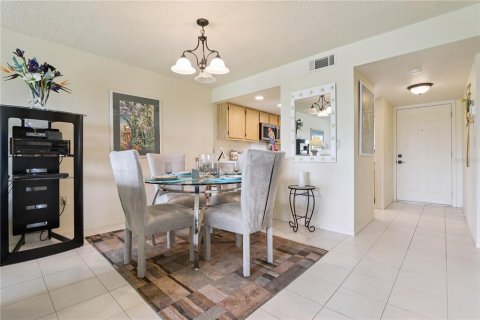 Condominio en venta en Altamonte Springs, Florida, 2 dormitorios, 93 m2 № 2232527 - foto 12