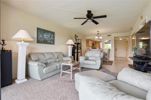 Condominio en venta en Altamonte Springs, Florida, 2 dormitorios, 93 m2 № 2232527 - foto 6