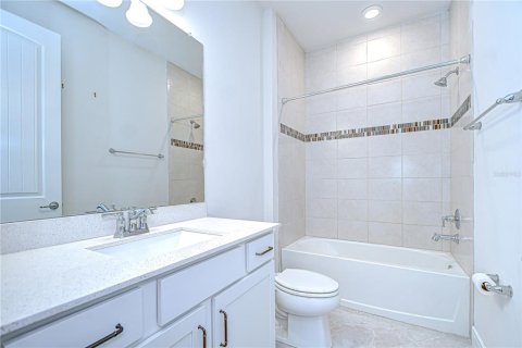 House in Zephyrhills, Florida 4 bedrooms, 169.83 sq.m. № 1757594 - photo 18