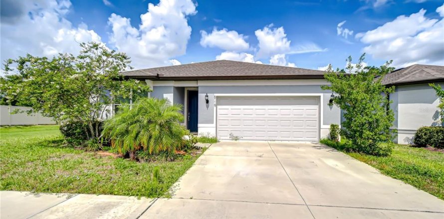 House in Zephyrhills, Florida 4 bedrooms, 169.83 sq.m. № 1757594