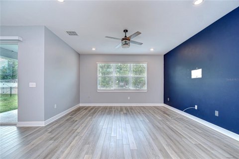 House in Zephyrhills, Florida 4 bedrooms, 169.83 sq.m. № 1757594 - photo 10