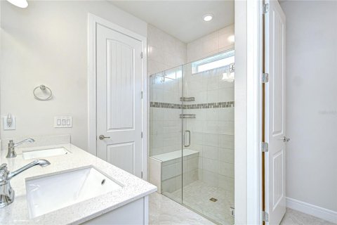 House in Zephyrhills, Florida 4 bedrooms, 169.83 sq.m. № 1757594 - photo 14