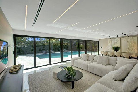 House in Miami, Florida 6 bedrooms № 2051253 - photo 21