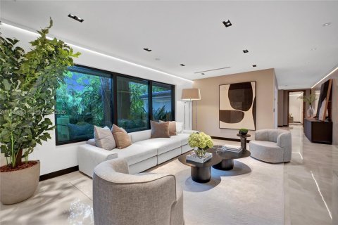 House in Miami, Florida 6 bedrooms № 2051253 - photo 25