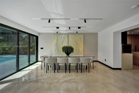House in Miami, Florida 6 bedrooms № 2051253 - photo 23