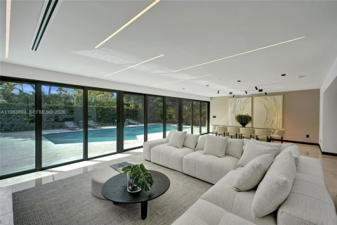 House in Miami, Florida 6 bedrooms № 2051253 - photo 20