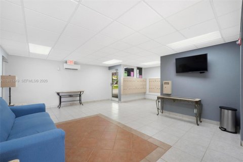 Condominio en alquiler en Hallandale Beach, Florida, 2 dormitorios, 95.41 m2 № 2032275 - foto 21